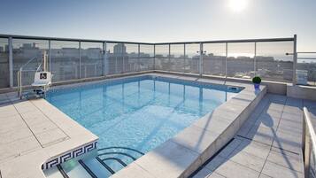 Outdoor pool, sun loungers
