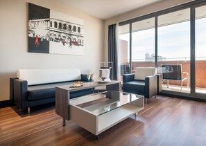 Down comforters, in-room safe, desk, laptop workspace - Hotel ILUNION Barcelona (Barcelona)