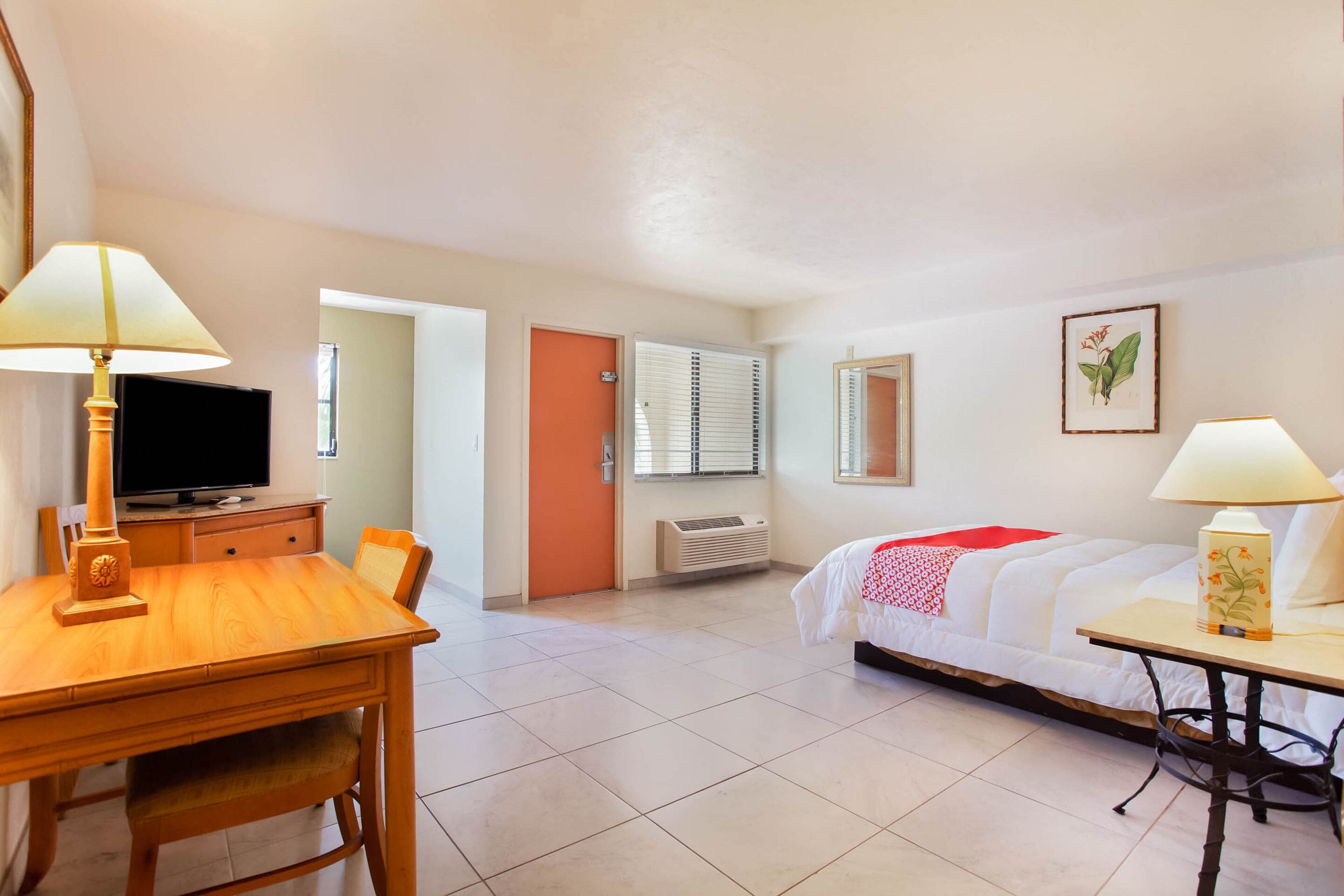 Photo - OYO Waterfront Hotel- Cape Coral Fort Myers, FL