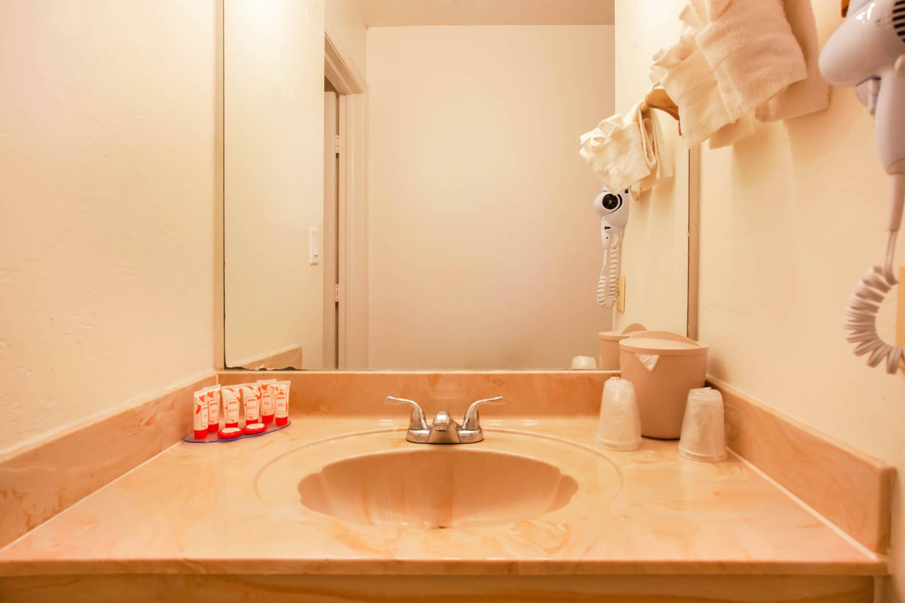 Photo - OYO Waterfront Hotel- Cape Coral Fort Myers, FL