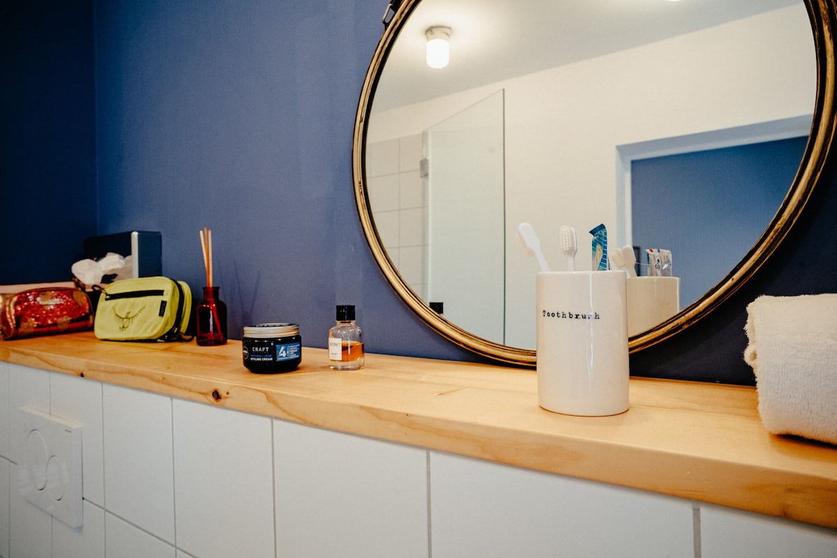 ez1: standard single room  | bathroom | hair dryer, towels