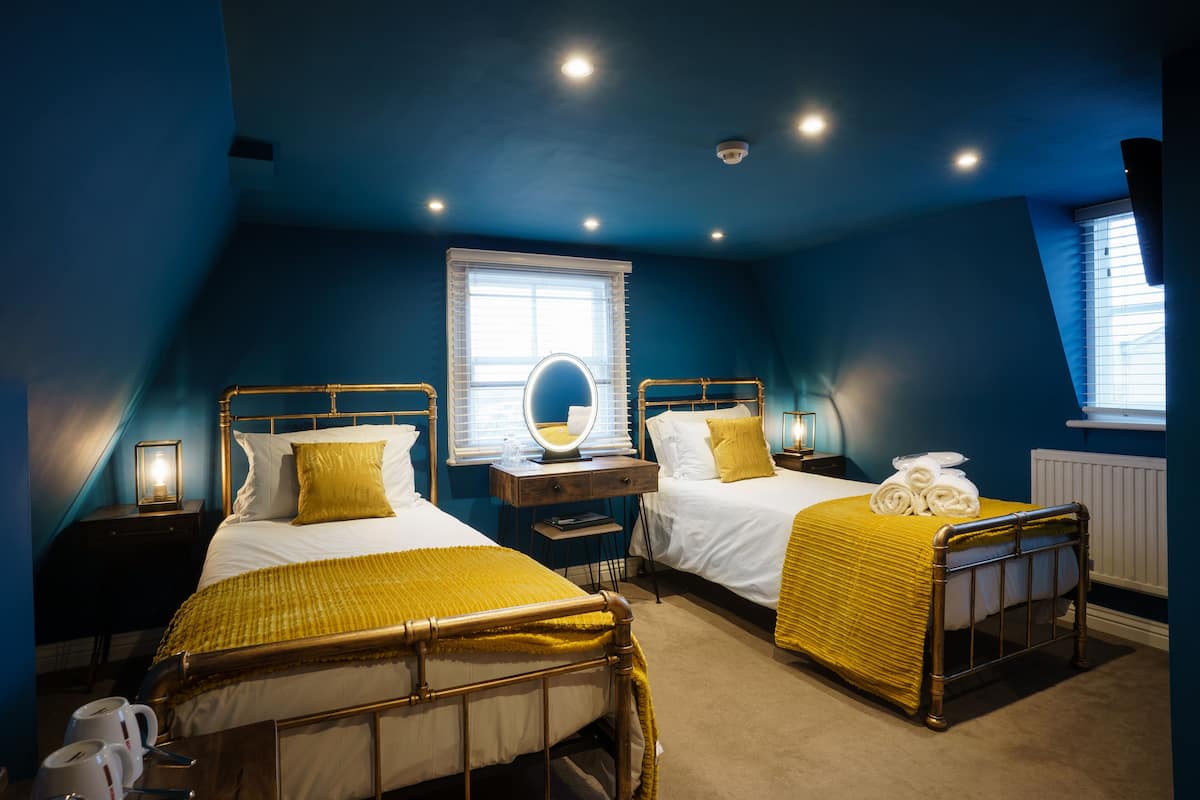Decoración personalizada, muebles diferentes y escritorio