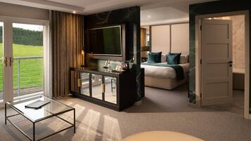 Luxe suite | 1 slaapkamer, een bureau, een strijkplank/strijkijzer, gratis wifi