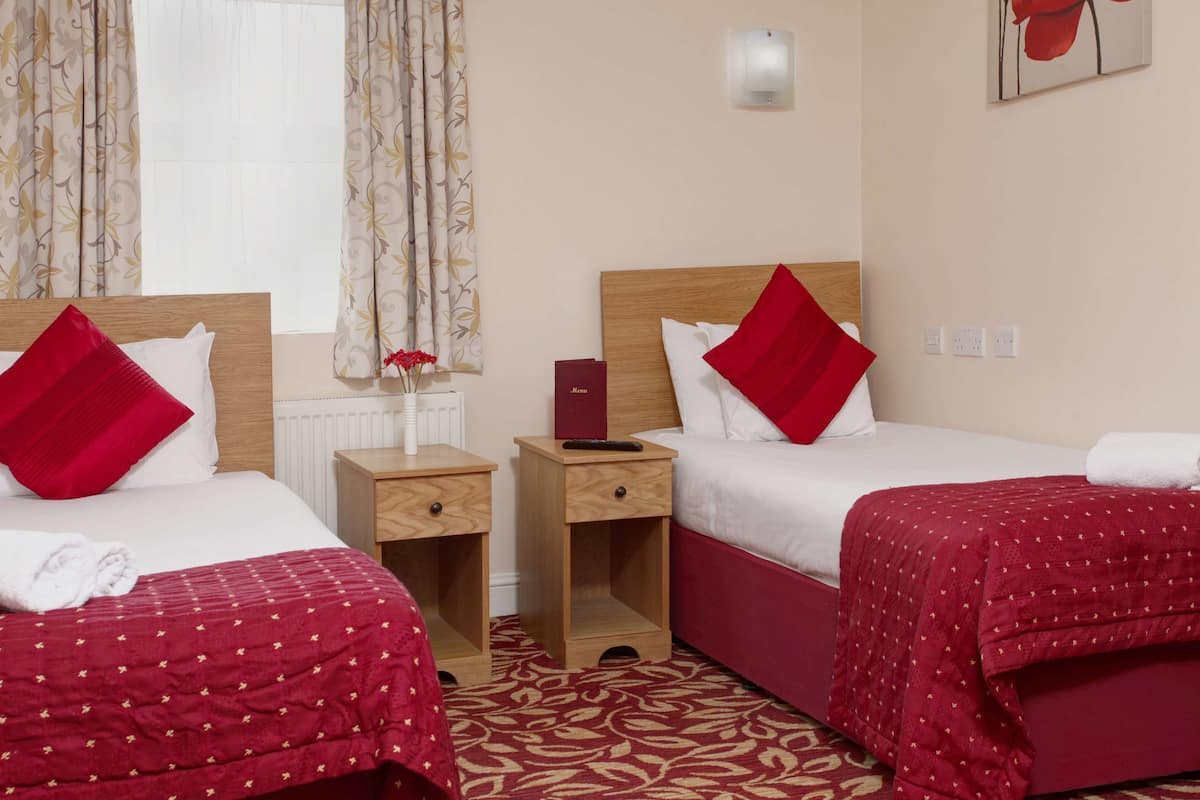 Standard Room, 2 Twin Beds, Non Smoking | Iron/ironing board, free WiFi, bed sheets