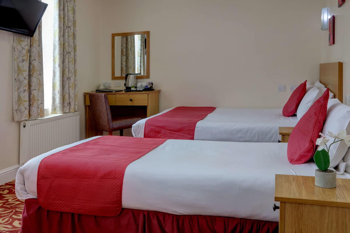 Standard Room, Multiple Beds, Non Smoking | Iron/ironing board, free WiFi, bed sheets