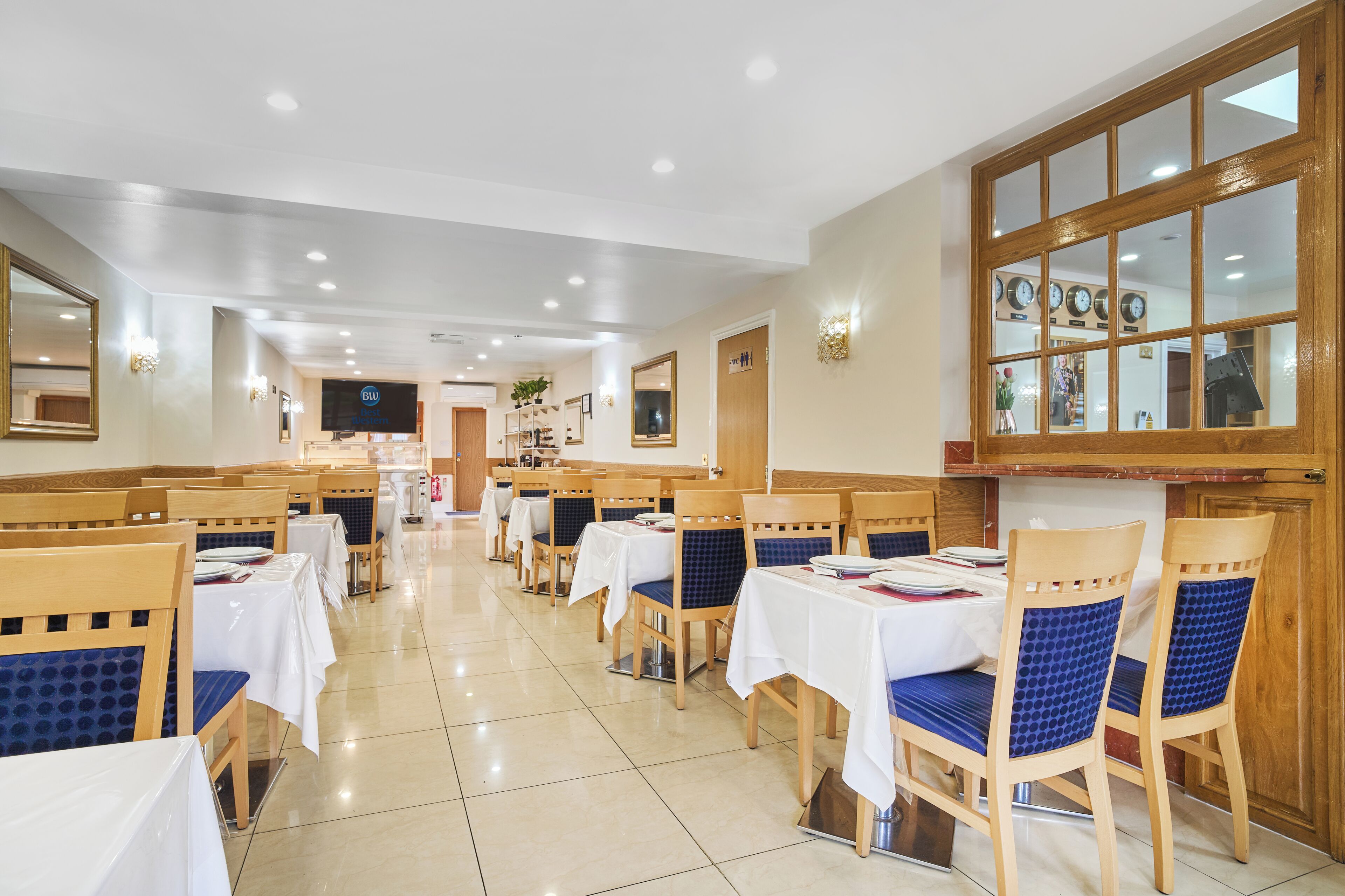 Café da manhã inglês todos os dias mediante uma taxa
