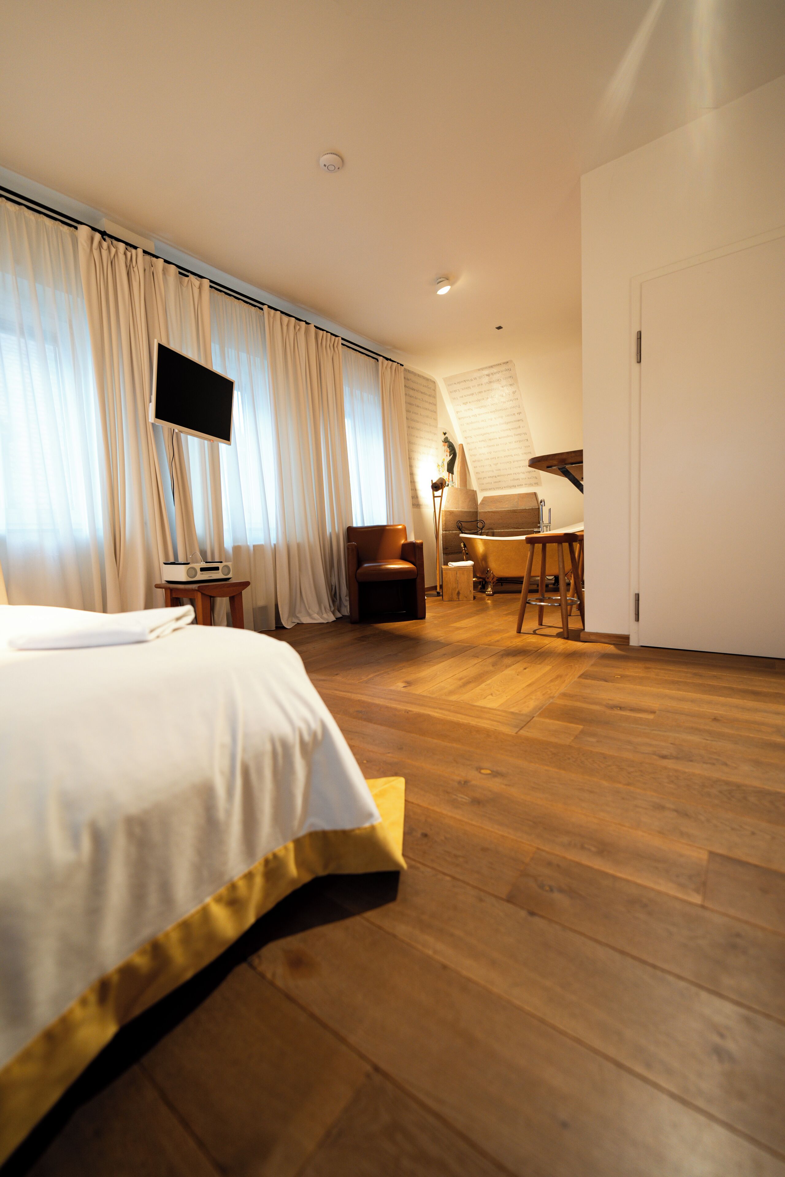 junior suite (for 2 people) | 1 bedroom, hypo-allergenic bedding, down duvets, minibar