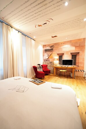 防过敏的被褥、羽绒被、迷你吧、客房内保险箱