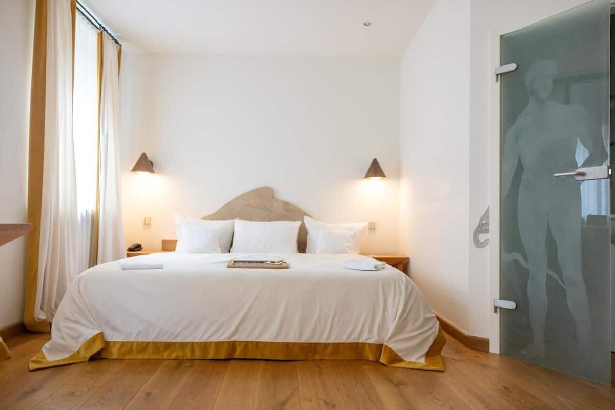 1 slaapkamer, hypoallergeen beddengoed, donzen dekbedden, een minibar