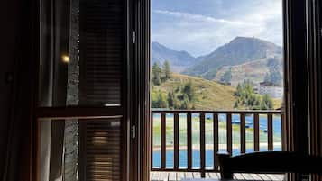 Ampio appartamento su due livelli, 2 camere da letto, balcone e vista montagna | Vista montagna