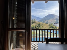Appartement Duplex, 2 chambres, balcon | Vue sur les montagnes