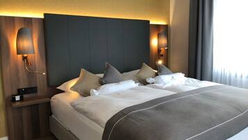 1 Schlafzimmer, hochwertige Bettwaren, Daunenbettdecken