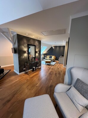 Suite Studio Junior, 1 grand lit, non-fumeur, vue montagne | Coin séjour