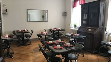 Daily buffet breakfast (EUR 8 per person)