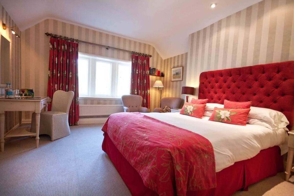 In-room safe, desk, iron/ironing board, free WiFi