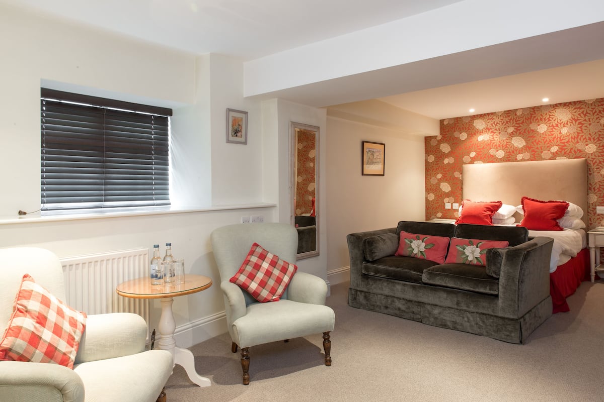 Double Room (Ground Floor) | In-room safe, desk, iron/ironing board, free WiFi