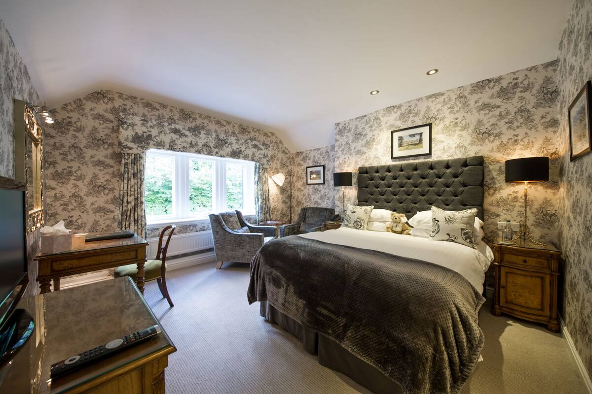 In-room safe, desk, iron/ironing board, free WiFi