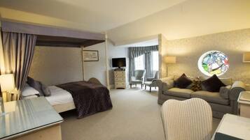 In-room safe, desk, iron/ironing board, free WiFi