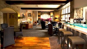 Bar (on property) - George Hotel (Hope Valley)