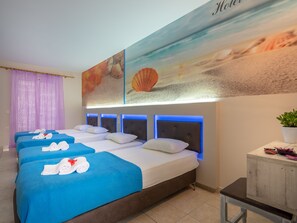 Quadruple Room | Free WiFi, bed sheets - Savvas De Mar Hotel (Zakynthos)