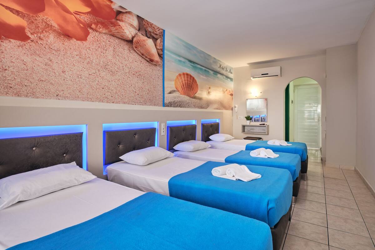 Free WiFi, bed sheets