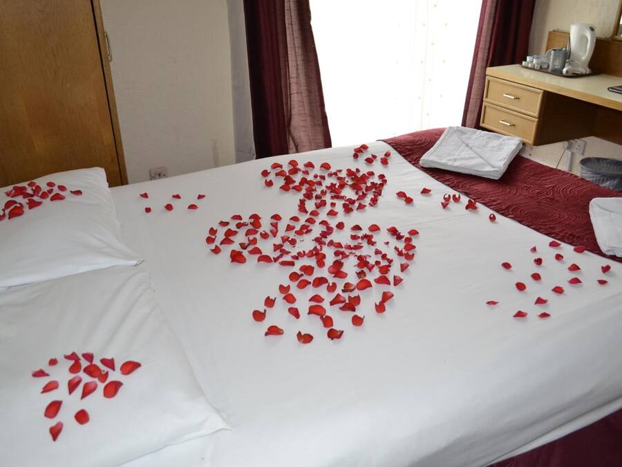 Iron/ironing board, free WiFi