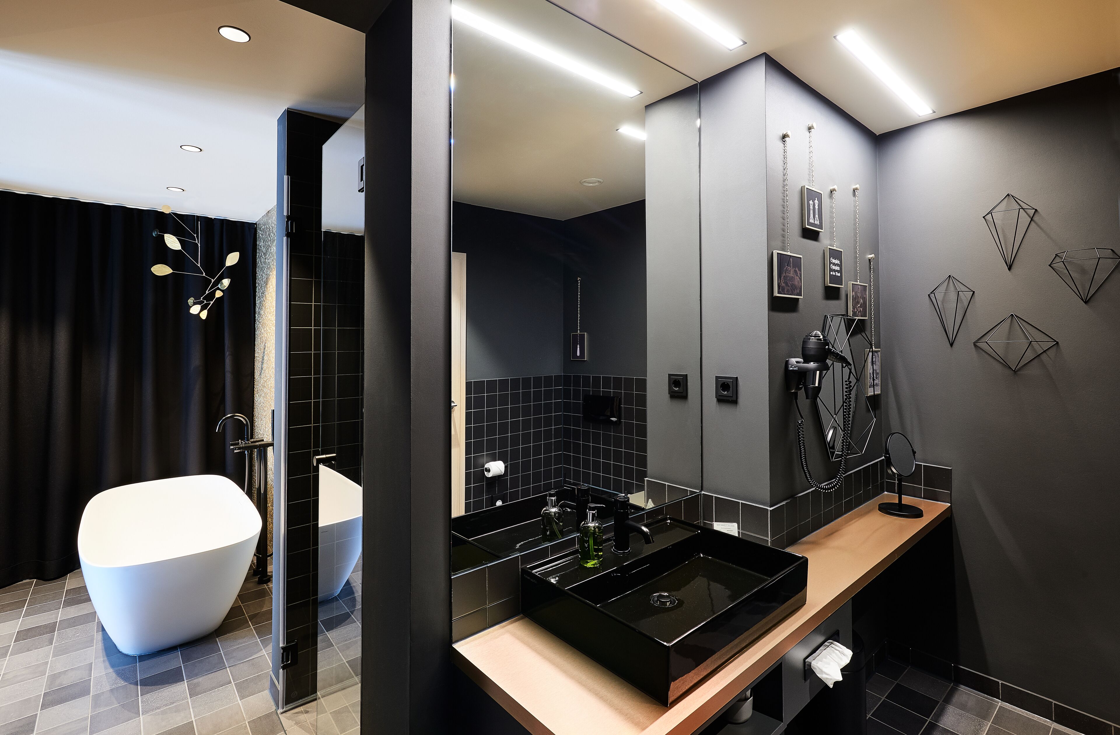 suite | bathroom | free toiletries, hair dryer, bathrobes, towels