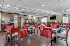 Free daily buffet breakfast - Comfort Suites Plano - Dallas North (Plano)