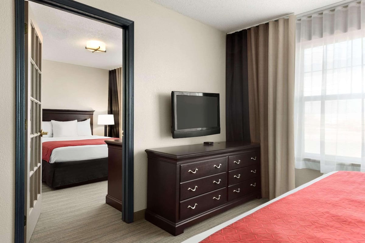 Suite, Multiple Beds, Non Smoking