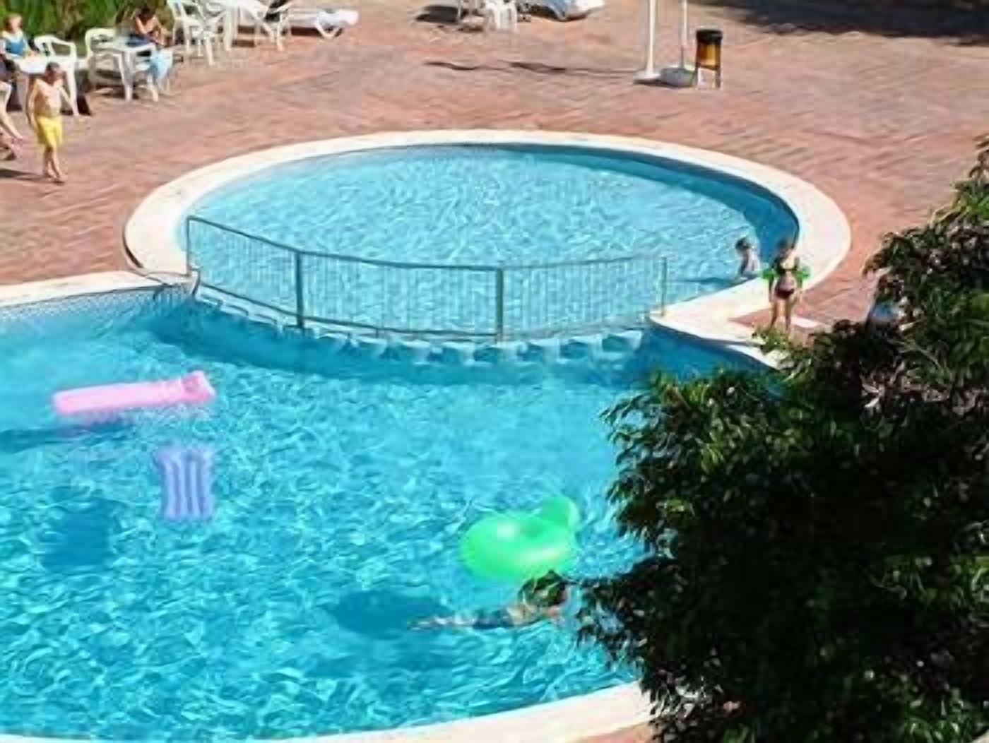 Außenpool (je nach Saison geöffnet)