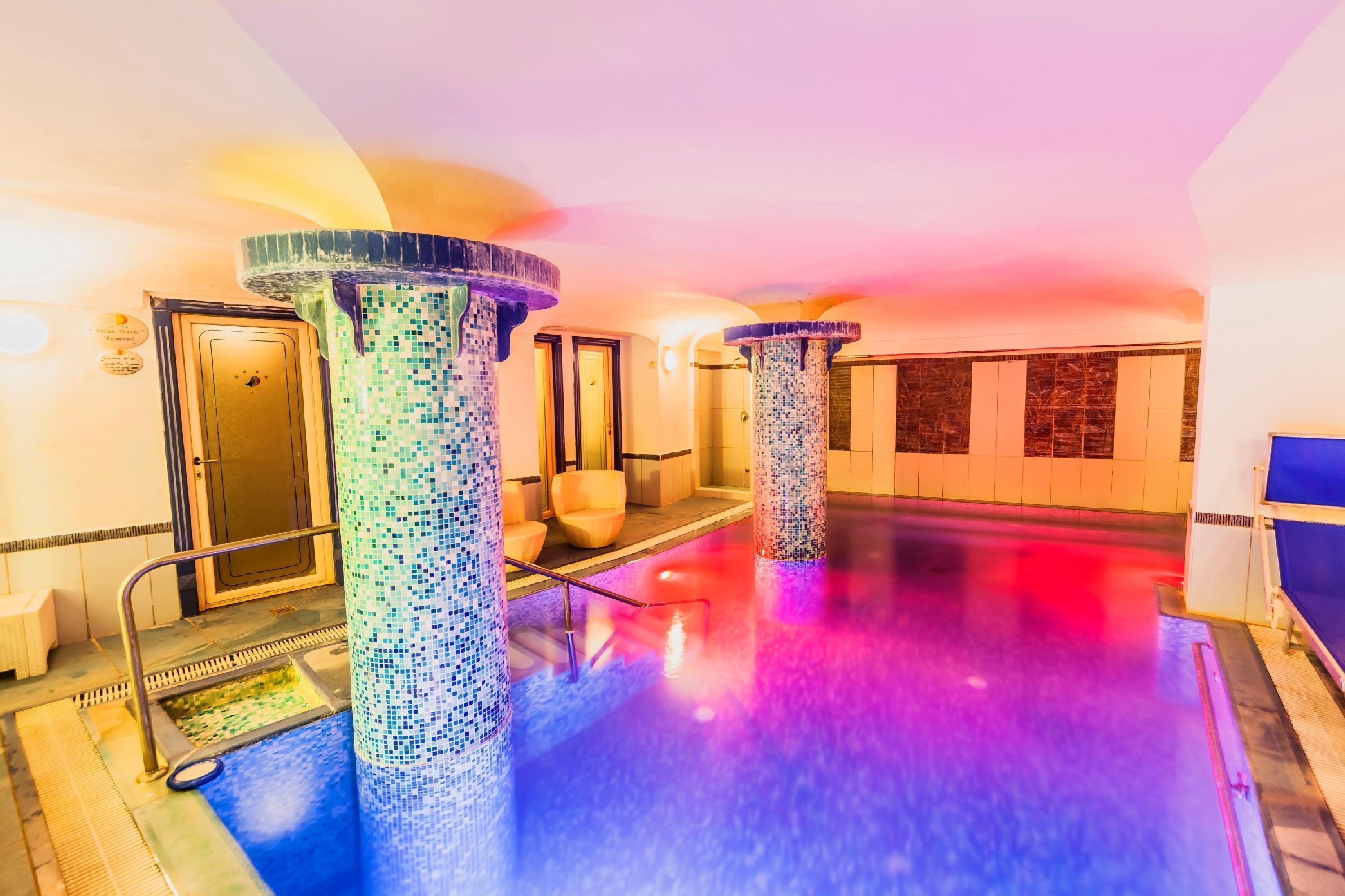Sauna, hot tub, Turkish bath, body treatments, hydrotherapy