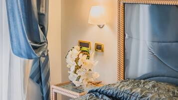 Minibar, coffres-forts dans les chambres, bureau, chambres insonorisées