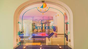 Sauna, hot tub, Turkish bath/hammam, body treatments, hydrotherapy