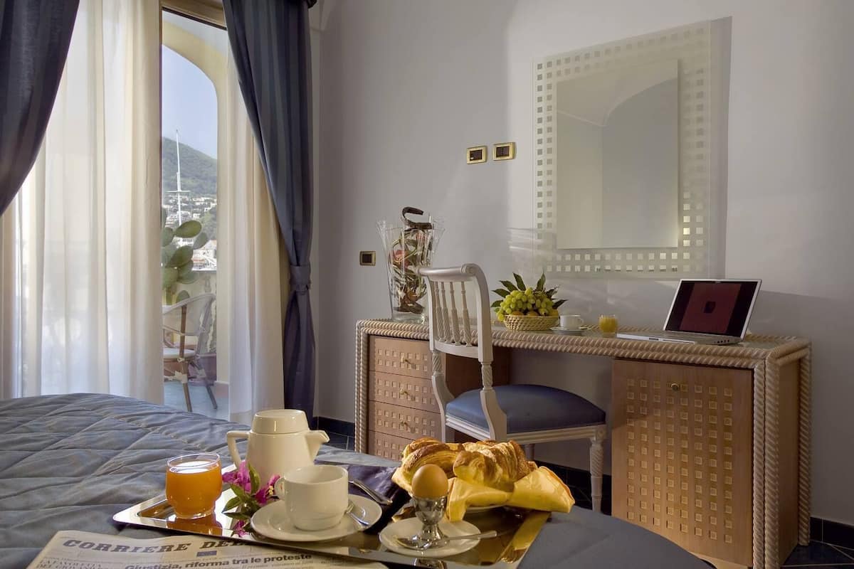 minibar, in-room safe, desk, soundproofing