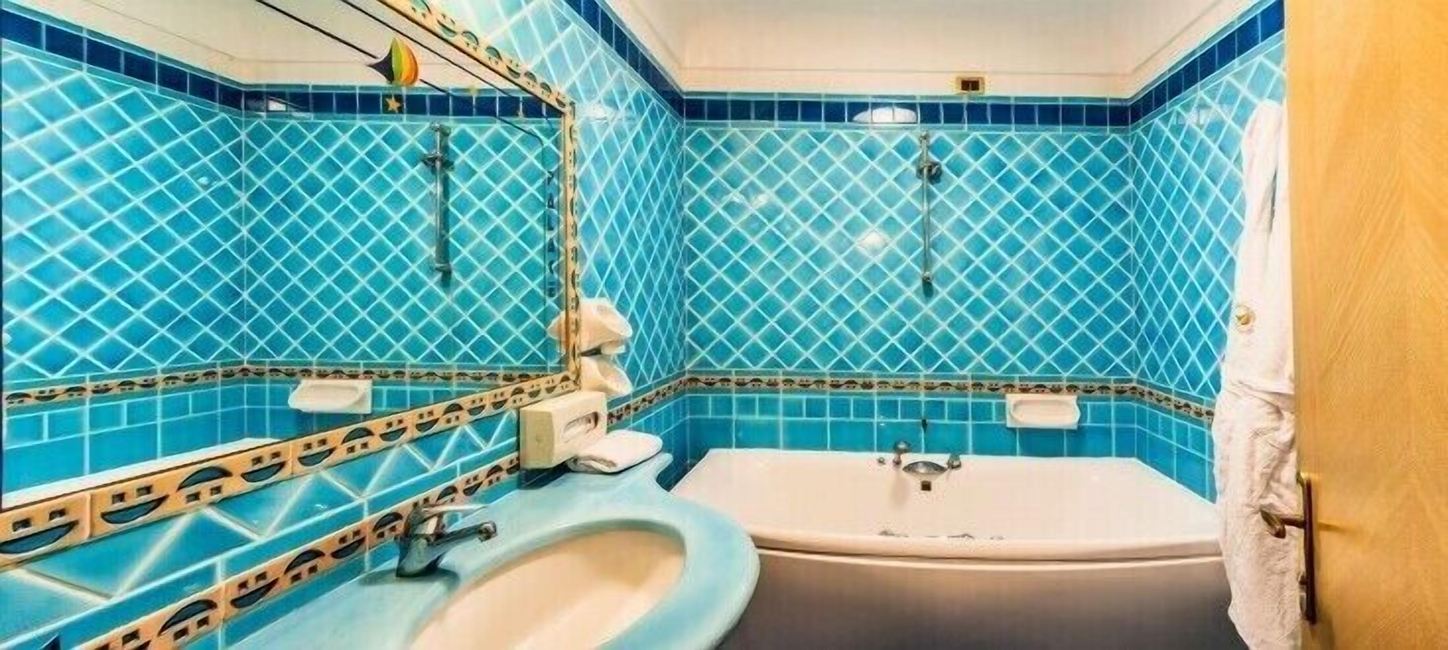 double room, terrace, harbour view (privilege) | bathroom | combined shower/bathtub, hair dryer, bidet, towels
