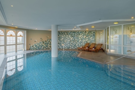 Una piscina techada