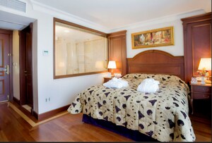 GLK PREMIER Regency Suites Spa Special Class