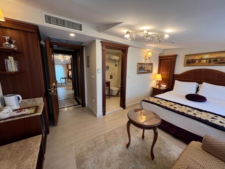 GLK PREMIER Regency Suites Spa Special Class - Image 54