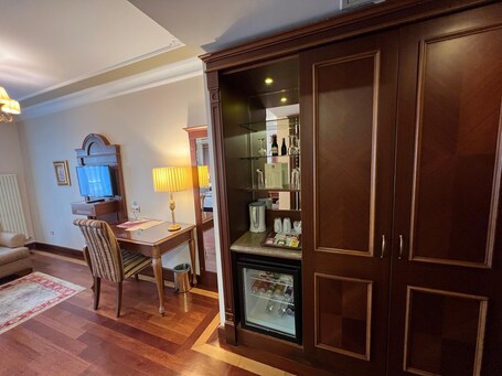 GLK PREMIER Regency Suites Spa Special Class - Image 46