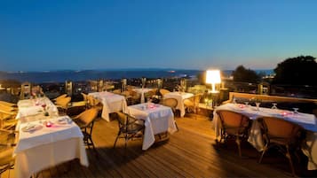 2 restaurants, breakfast, lunch served; local and international cuisine