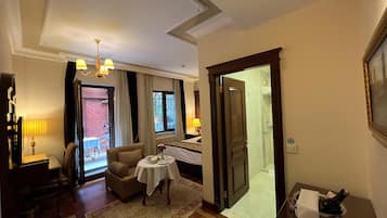 Quarto superior | Roupas de cama premium, frigobar, cofres nos quartos