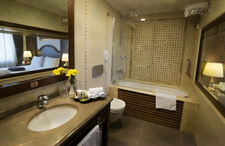 GLK PREMIER Regency Suites Spa Special Class - Image 12