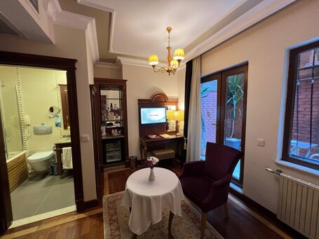 GLK PREMIER Regency Suites Spa Special Class - Image 25