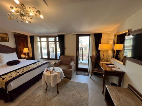 GLK PREMIER Regency Suites Spa Special Class - Image 1