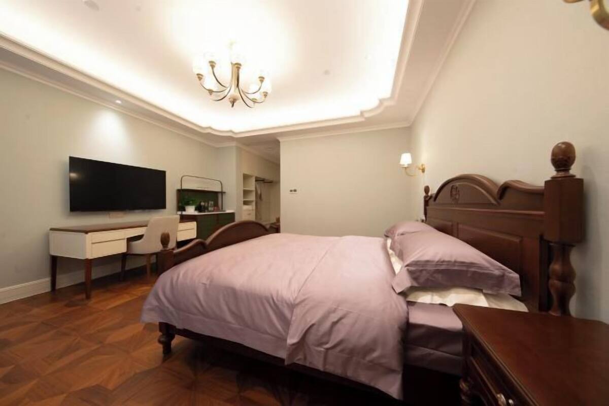 In-room safe, desk, blackout drapes, soundproofing