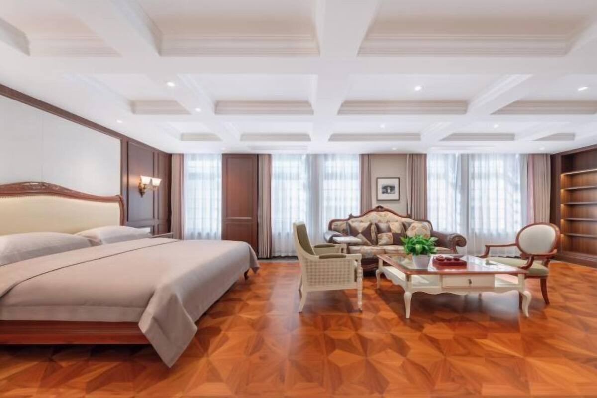 In-room safe, desk, blackout drapes, soundproofing