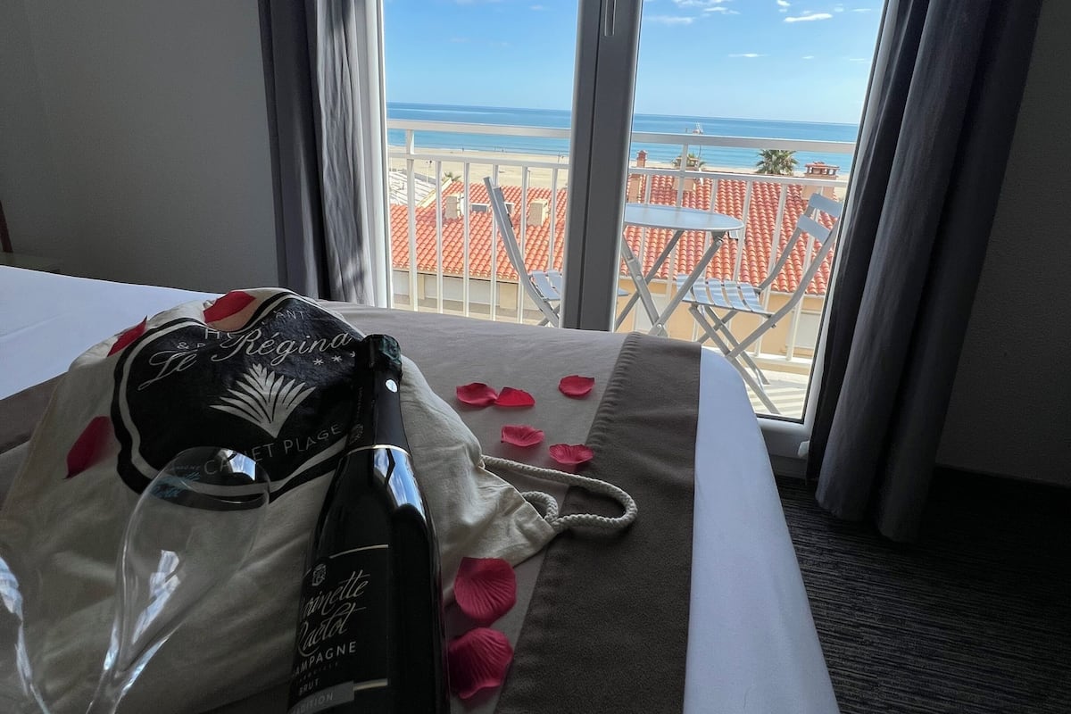 Comfort-Zimmer, Balkon, Meerblick | Zimmersafe, Schreibtisch, Bügeleisen/Bügelbrett, kostenloses WLAN