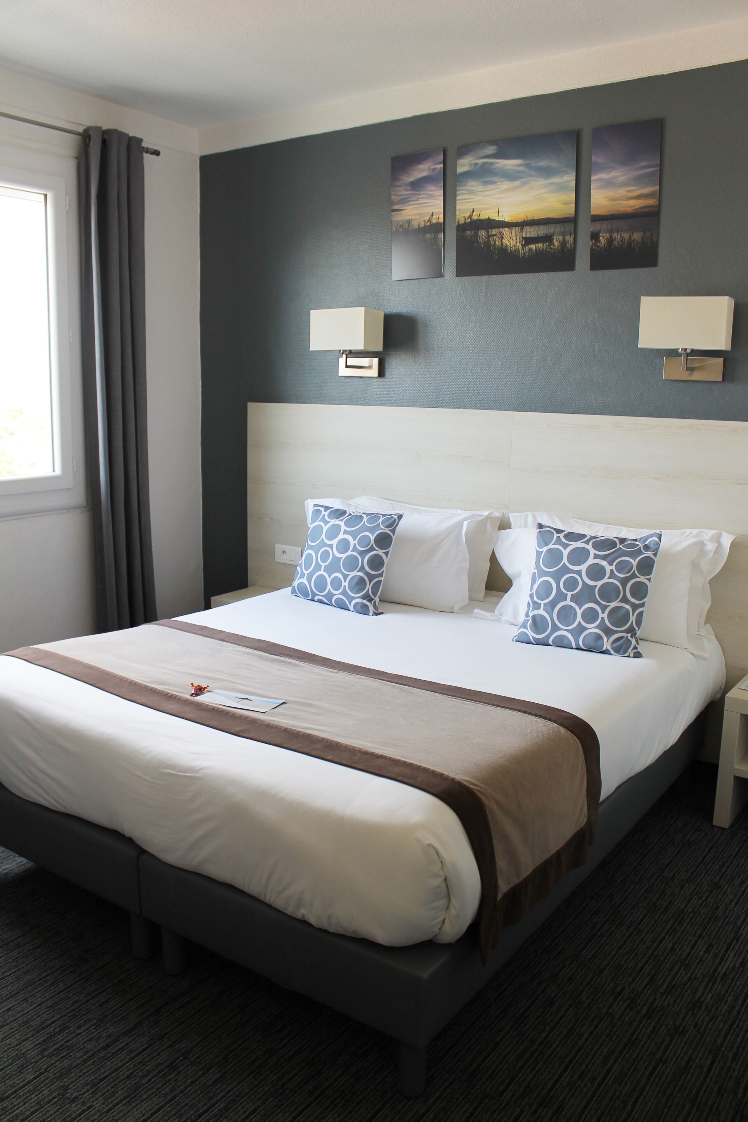 comfort double room, mountain view | in-room safe, desk, iron/ironing board, free wifi