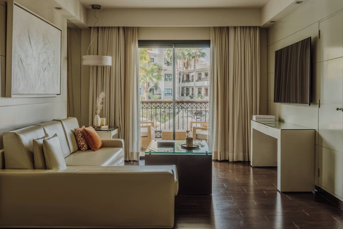 1 bedroom, premium bedding, down comforters, minibar