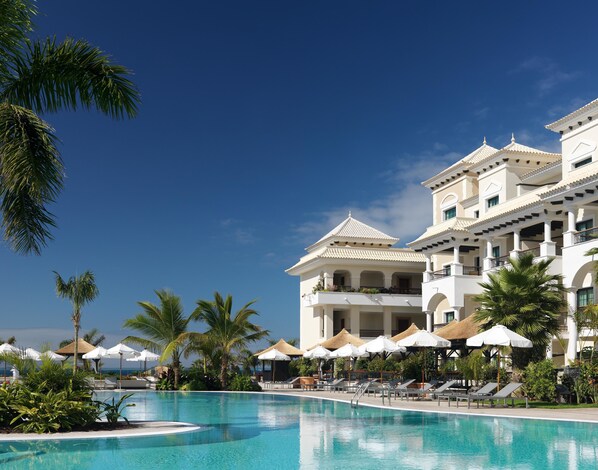 3 outdoor pools, pool cabanas (surcharge), pool umbrellas